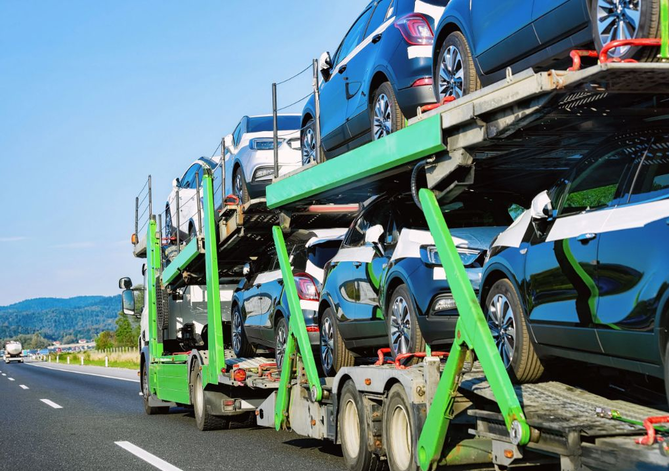 Camion de transport logistique sur route